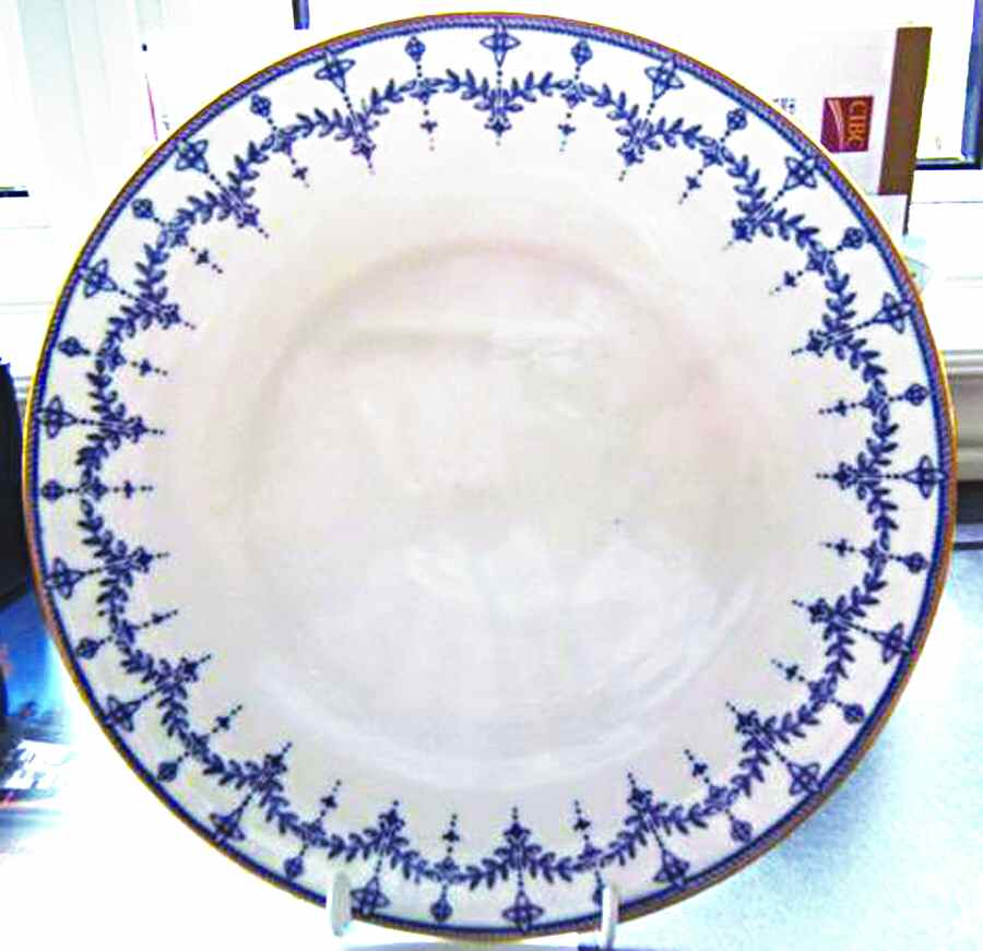 Y7023 Luncheon Plate by Wedgwood-1