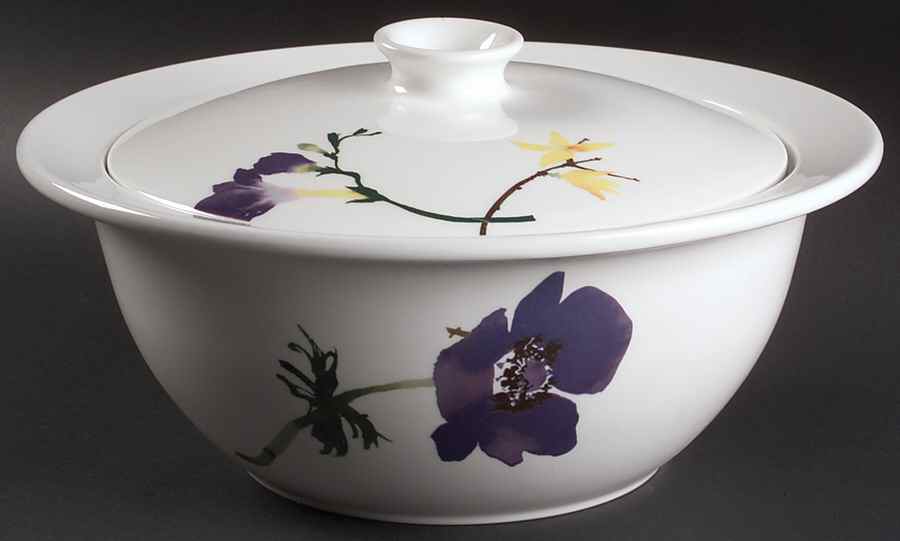 Painted Garden Floral 2 Qt Round Covered Casserole by Wedgwood-1