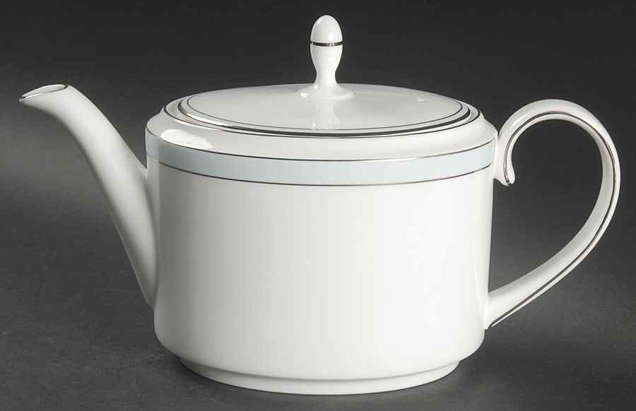 Blue Duchesse Teapot & Lid by Wedgwood-1