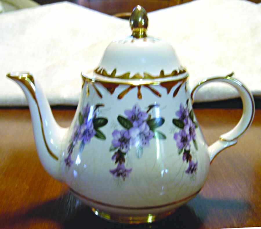 4872 Teapot & Lid by Arthur Wood-1