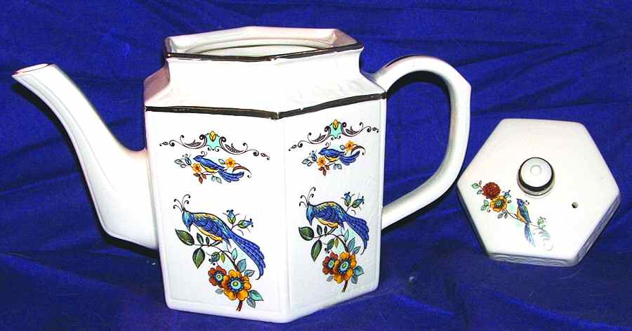 5870 Teapot & Lid by Arthur Wood-1