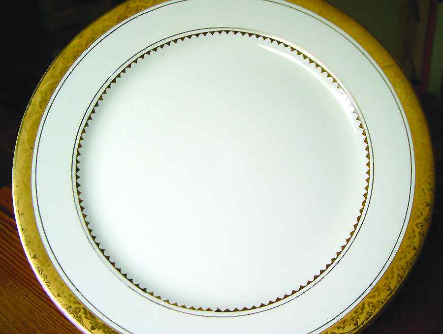 King's Border Dinner Plate by Wedgwood-1