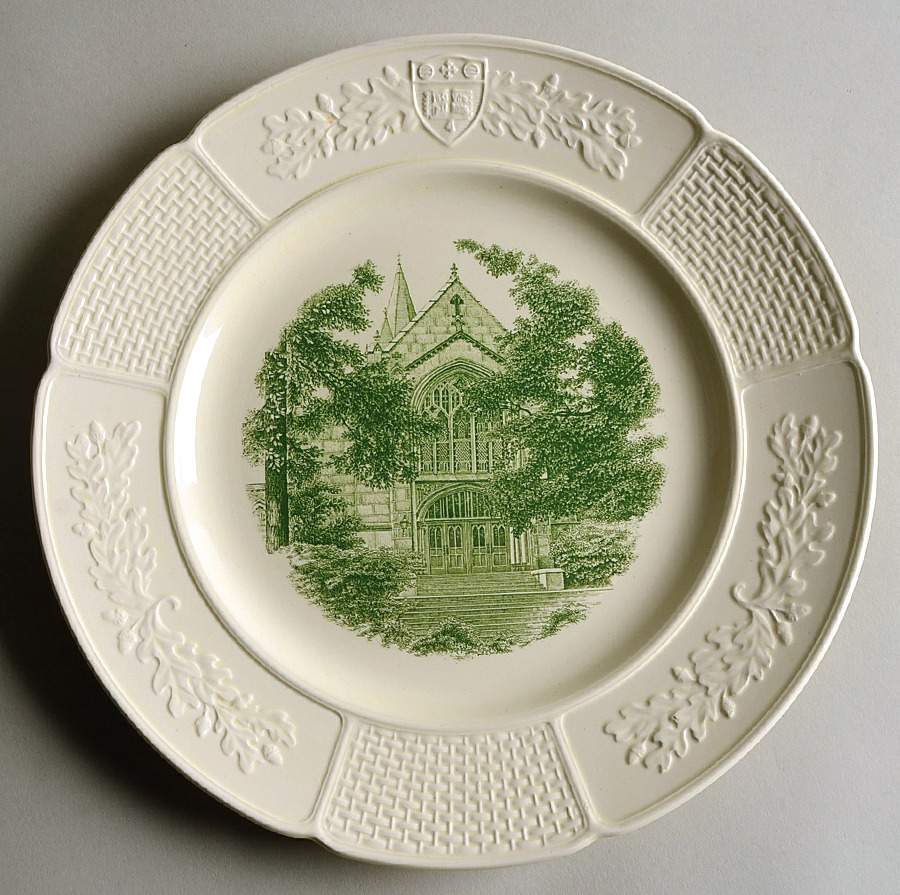 Wellesley College Green Dinner Plate by Wedgwood-1