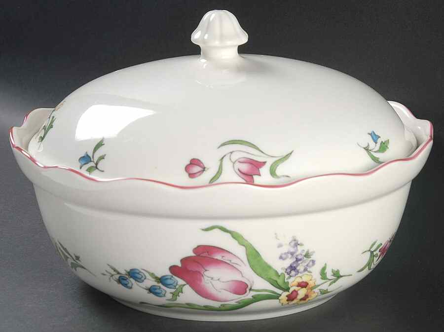 Victoria Round Covered Vegetable by William Roberts-1