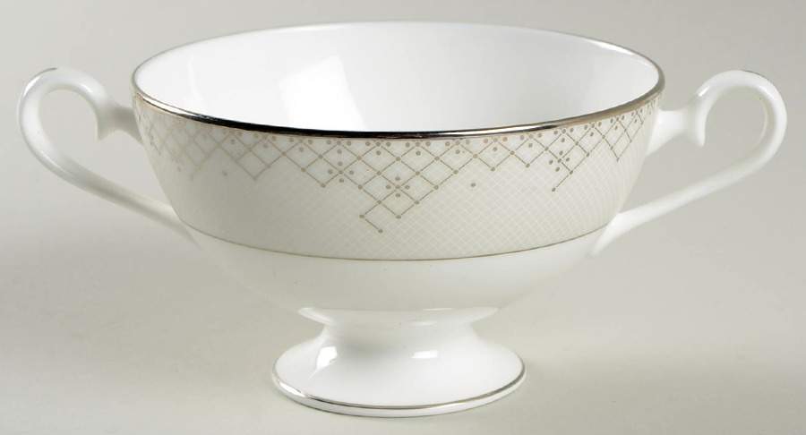 Giselle Handled Fruit Bowl by Waterford China-1