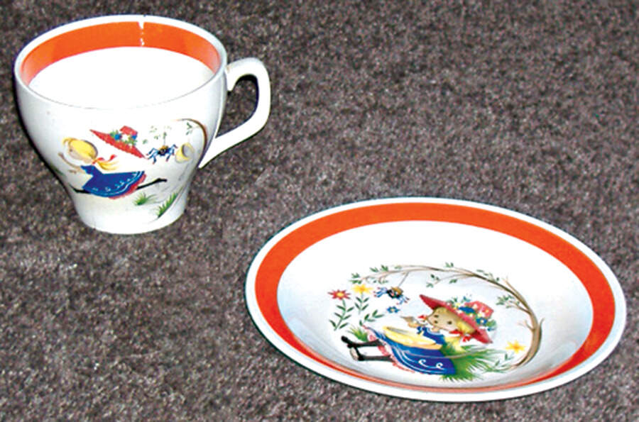 WOO137 Flat Cup & Saucer Set by Wood & Sons-1