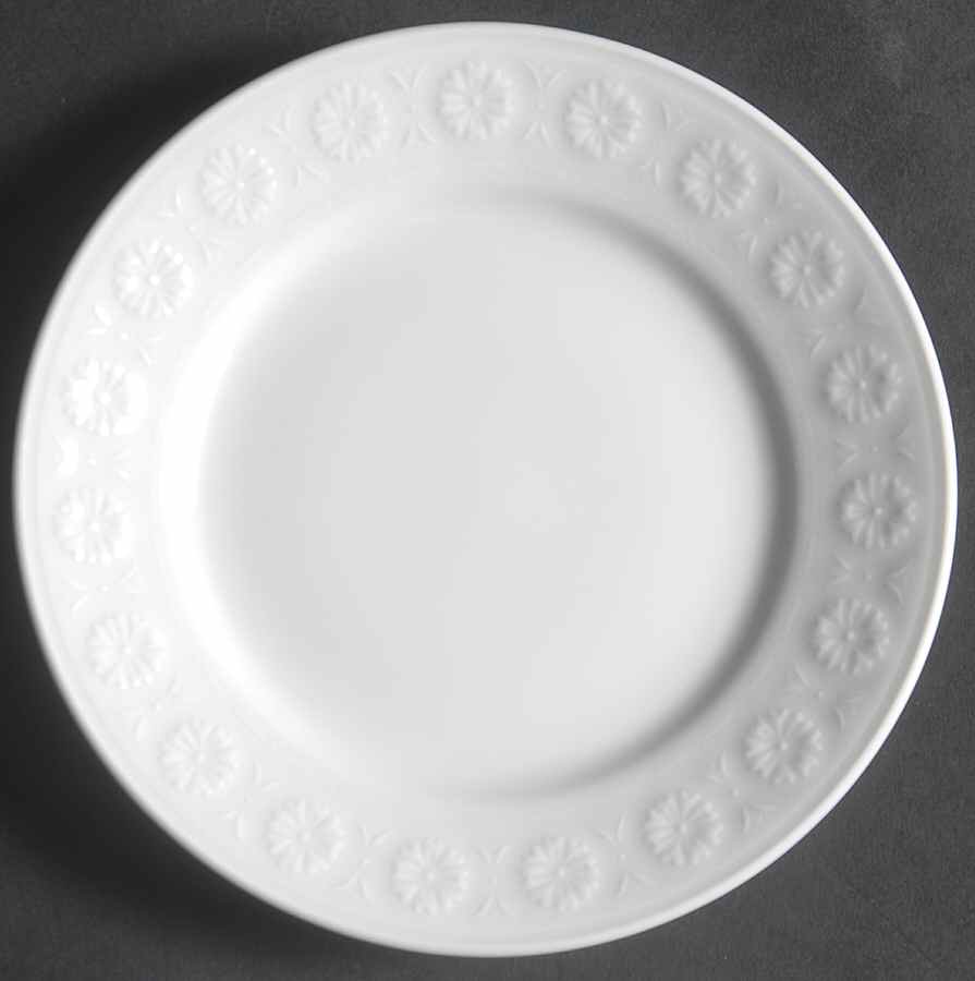 Iveagh Border Bread & Butter Plate by Waterford China-1