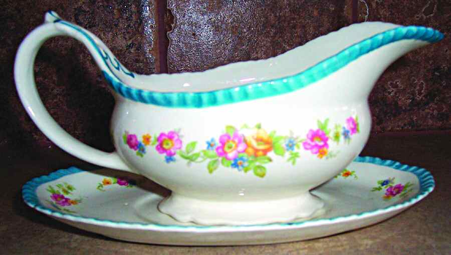 Princess Royal Gravy Boat & Underplate by Wood & Sons-1