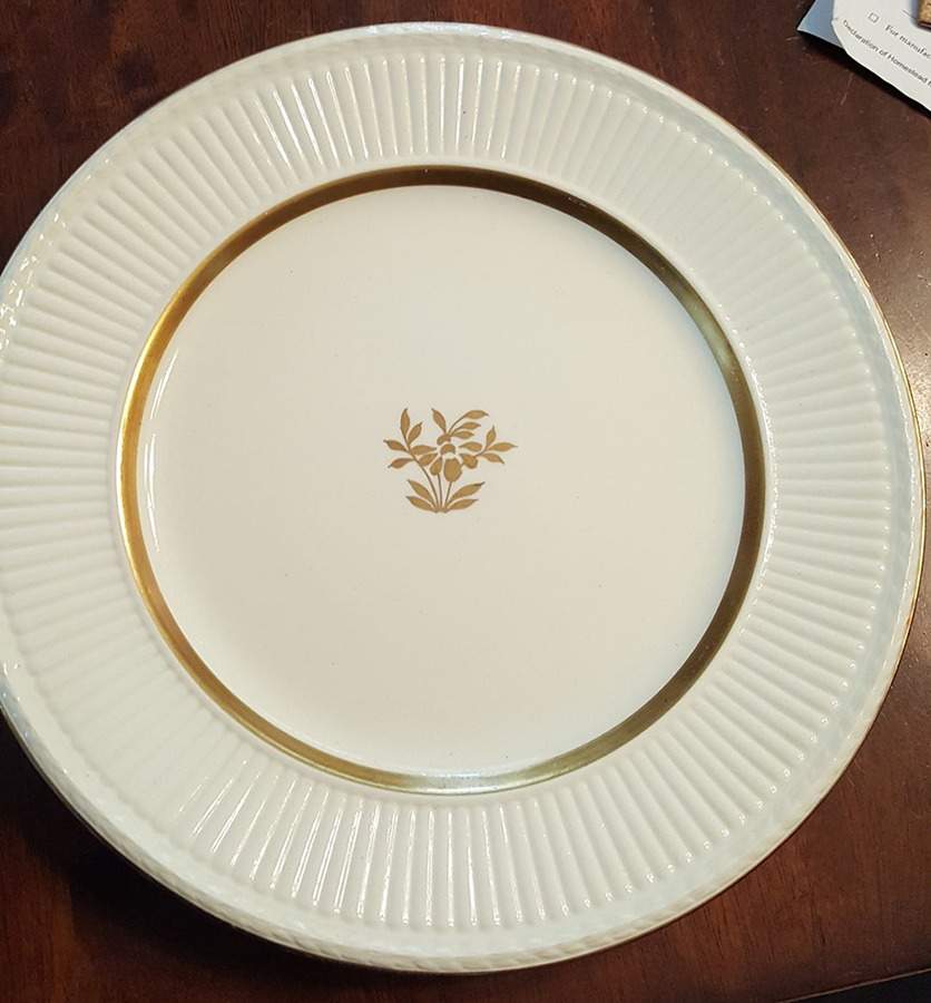 WW419 Dinner Plate by Wedgwood-1