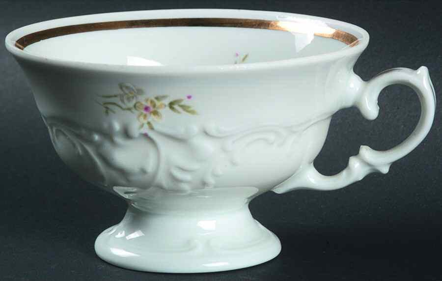 WLB68 Footed Cup by Walbrzych-1