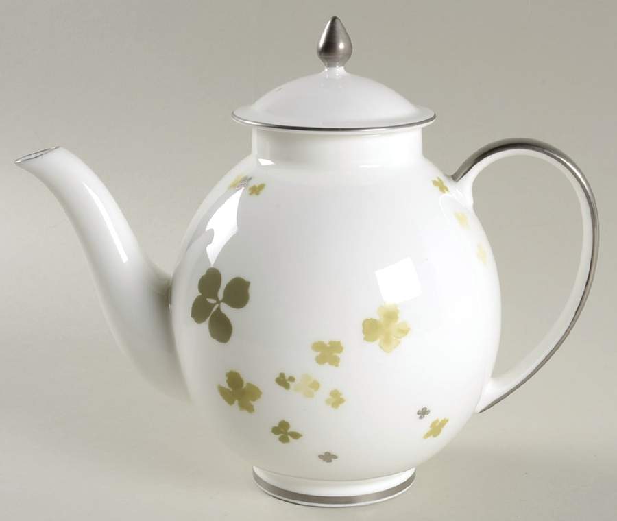 Elizabeth Tea/Coffee Pot & Lid by Waterford China-1