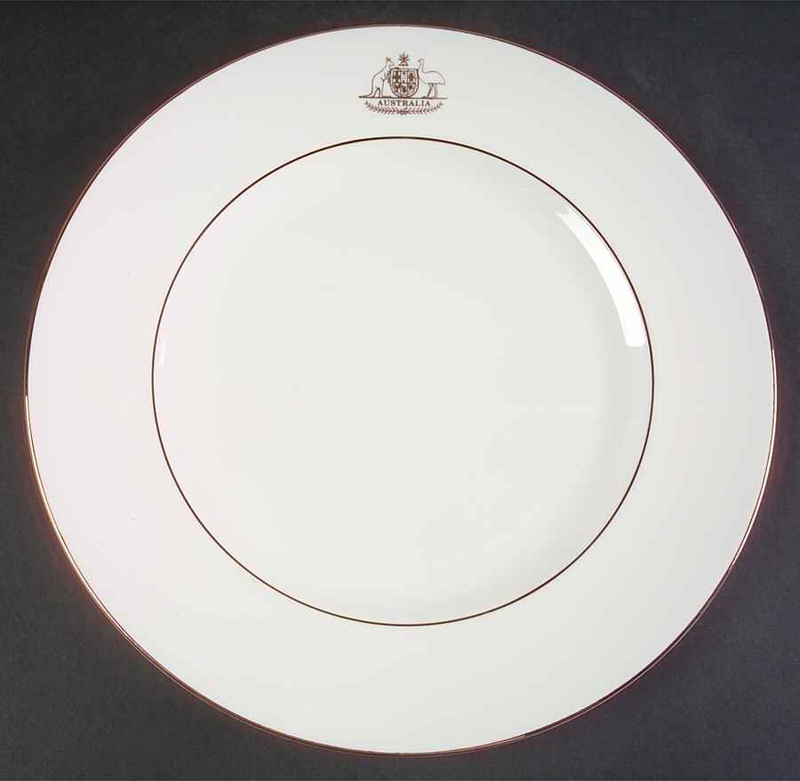 Signet Gold with Crest Dinner Plate by Wedgwood-1