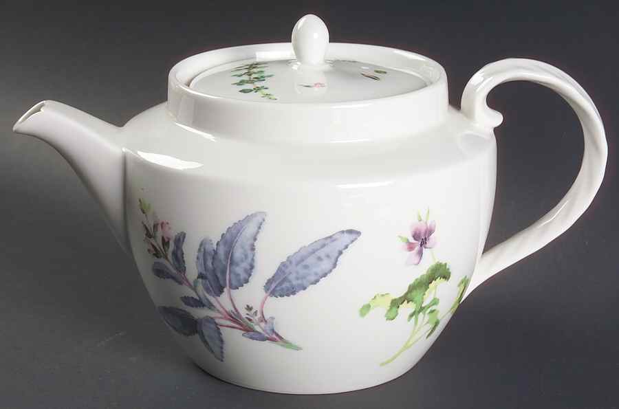 Chelsea Garden Teapot & Lid by Wedgwood-1