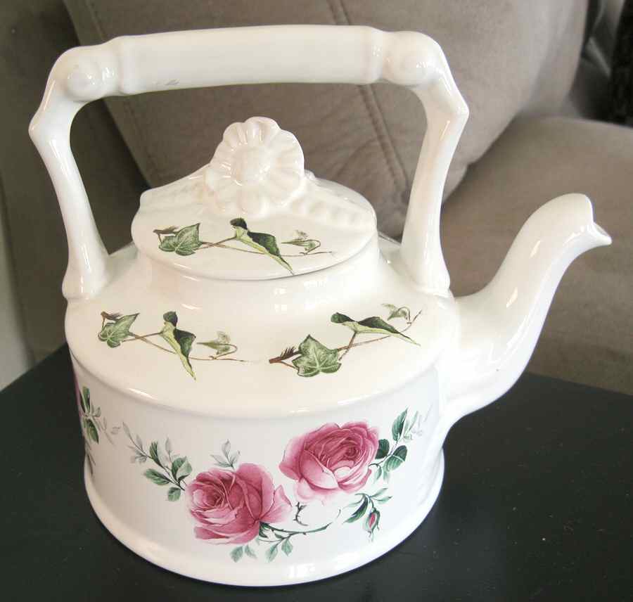 6426 Kettle & Lid by Arthur Wood-1