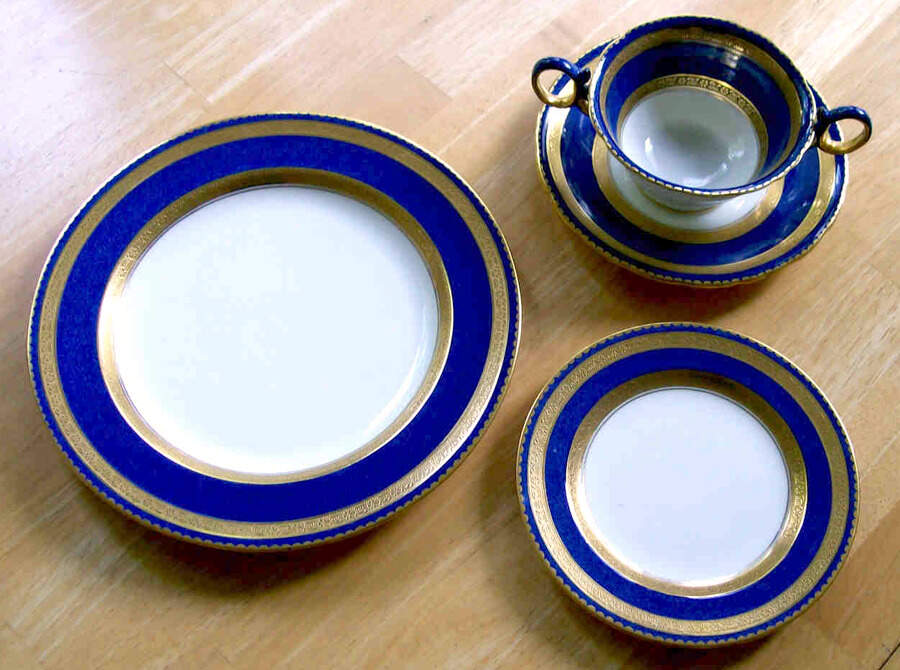W537 Dinner Plate by Wedgwood-1