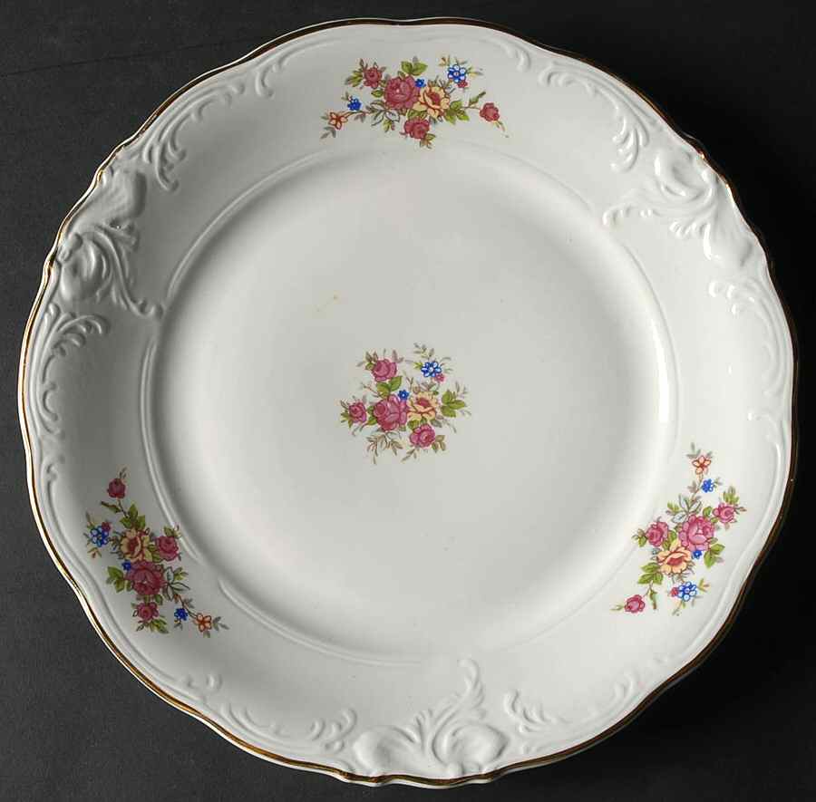 Vienna Garlandia Dinner Plate by Wawel-1