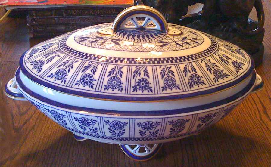 WW447 Tureen &  Lid by Wedgwood-1