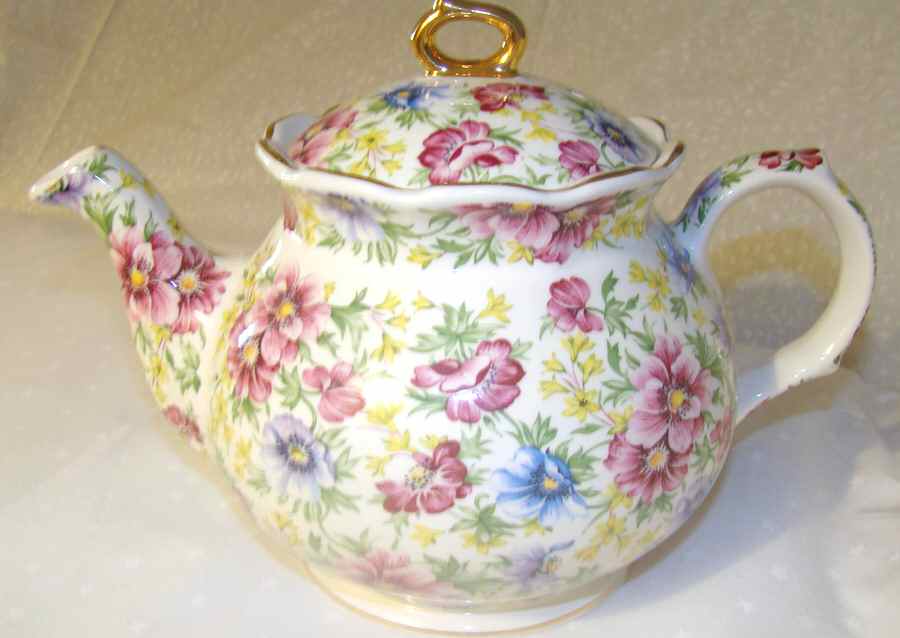 Chelsea Chintz Summer Pink Teapot & Lid by Windsor (England)-1