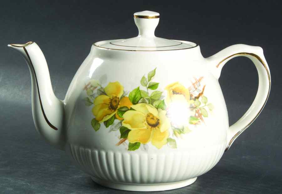 865 Teapot & Lid by Wood & Sons-1