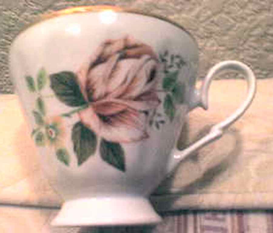 WLB73 Footed Cup by Walbrzych-1