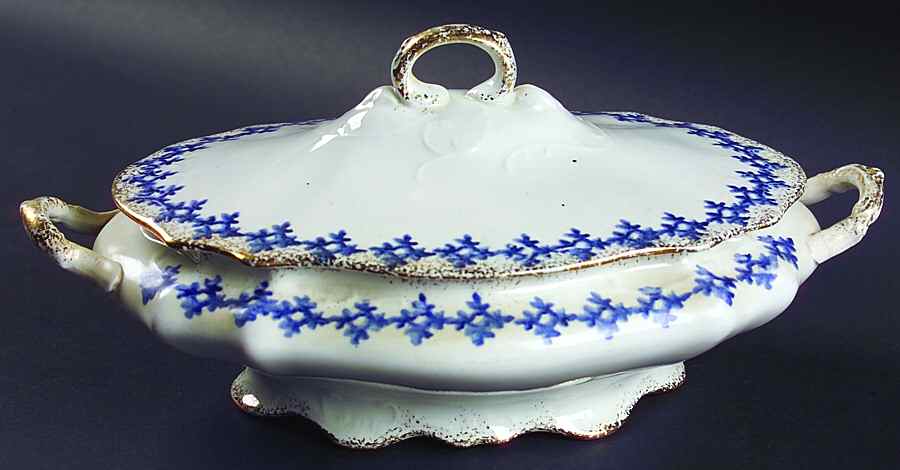 Arno (Gold Trim) Oval Covered Vegetable by Willets (USA)-1