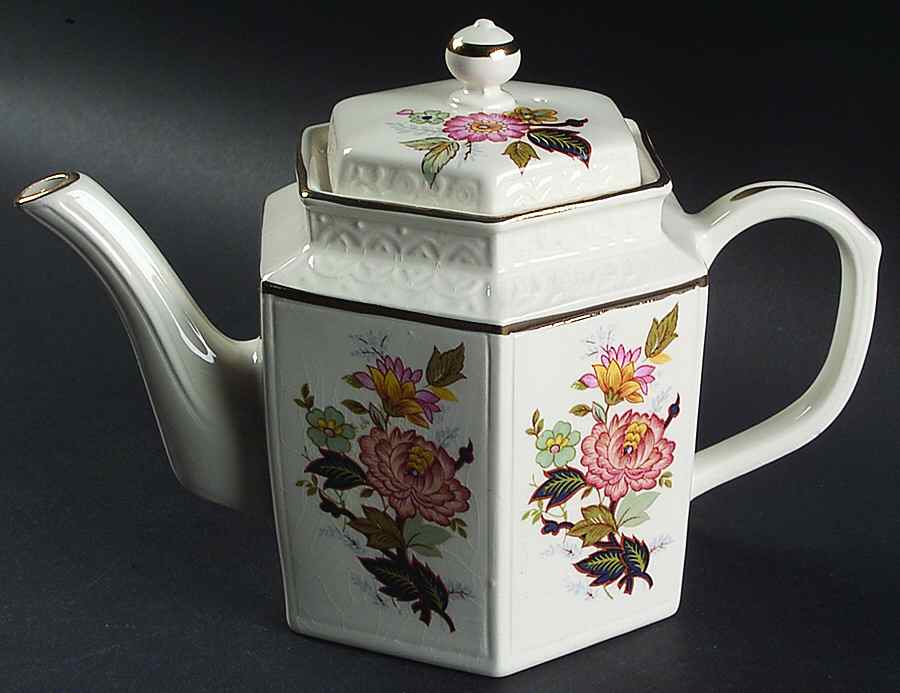 5867 Teapot & Lid by Arthur Wood-1