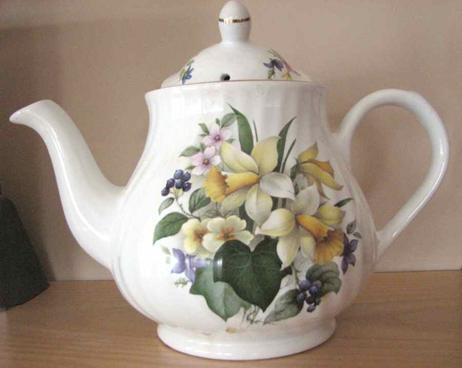 6410 Teapot & Lid by Arthur Wood-1