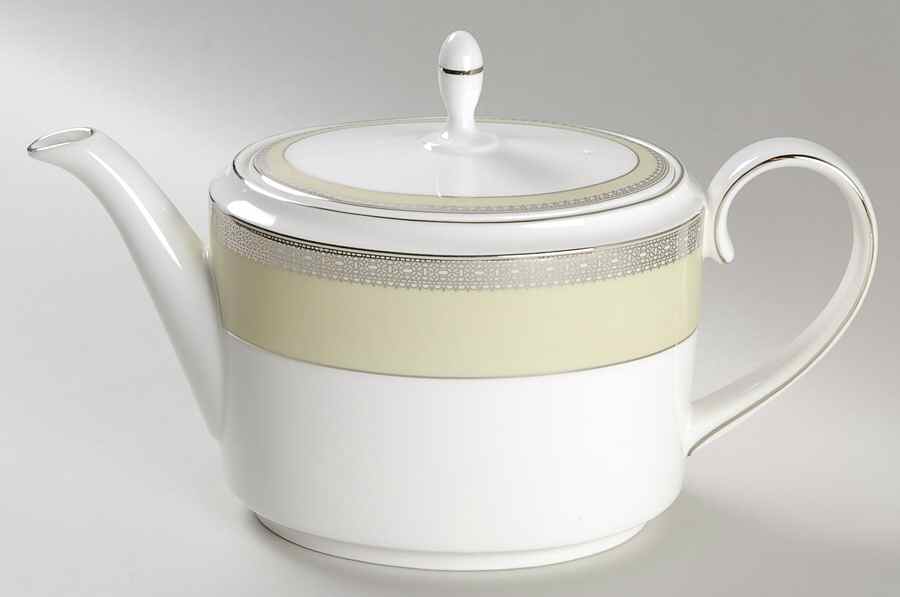Vera Lace Bouquet Fern Teapot & Lid by Wedgwood-1