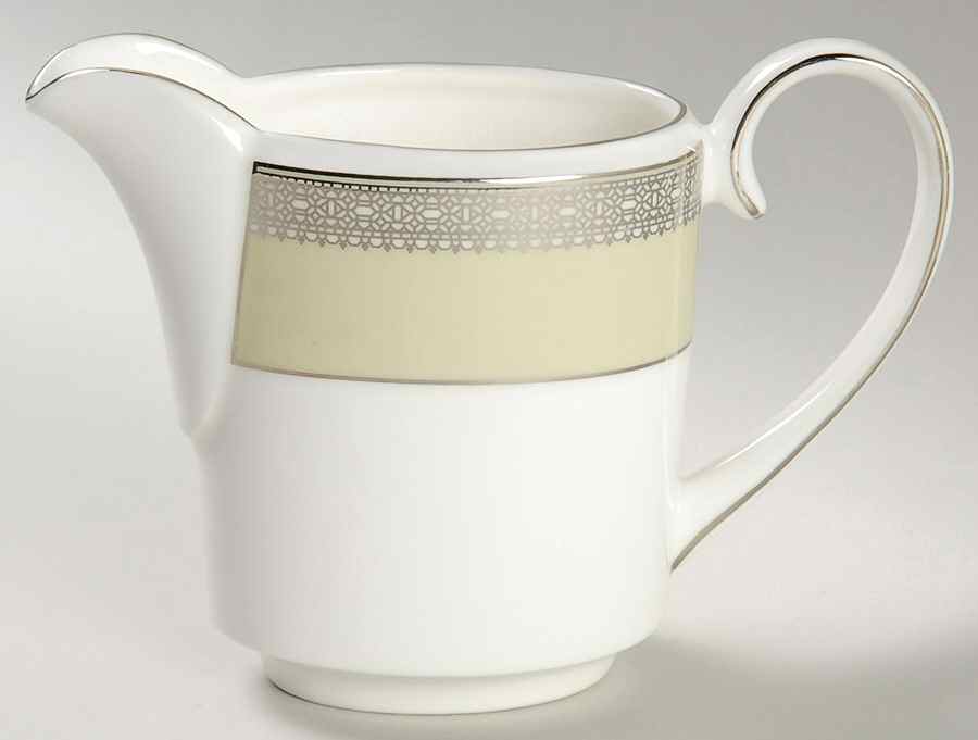 Vera Lace Bouquet Fern Creamer by Wedgwood-1