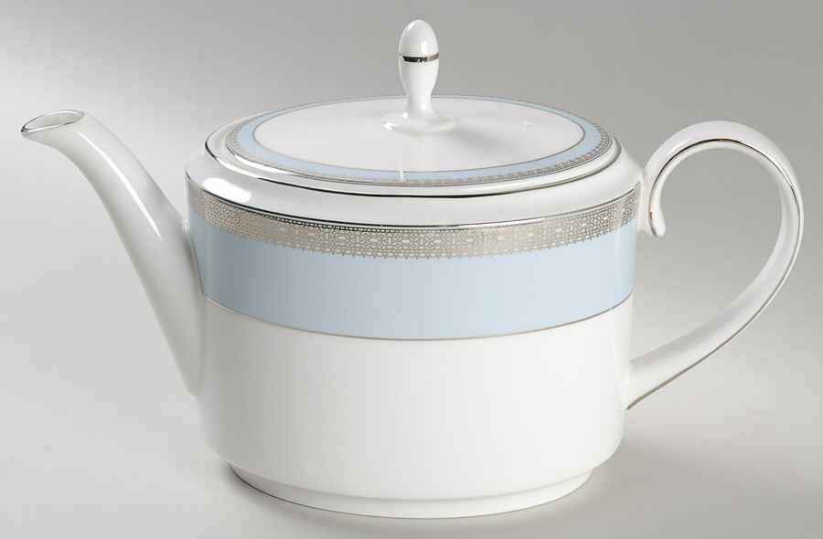 Vera Lace Bouquet Iris Teapot & Lid by Wedgwood-1