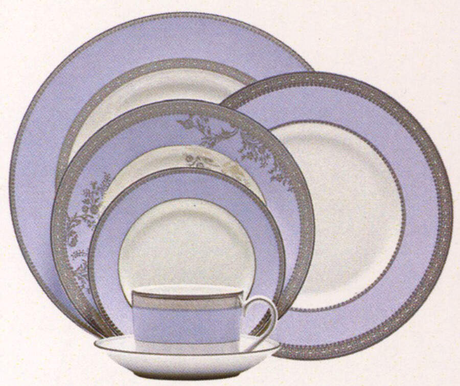 Vera Lace Bouquet Lavender Dinner Plate by Wedgwood-1