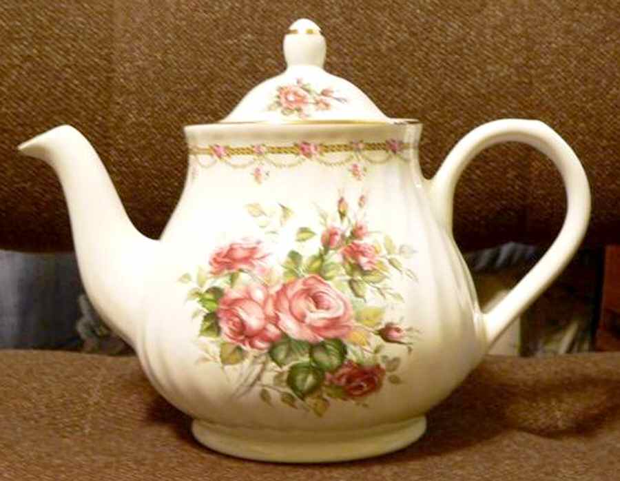 6523 Teapot & Lid by Arthur Wood-1