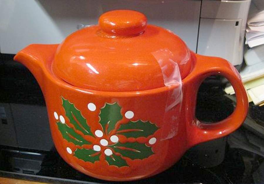 Holly on Red Teapot & Lid by Waechtersbach-1