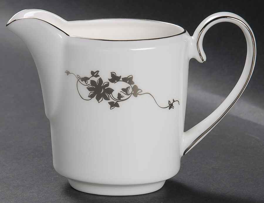Vera Fleurs Creamer by Wedgwood-1