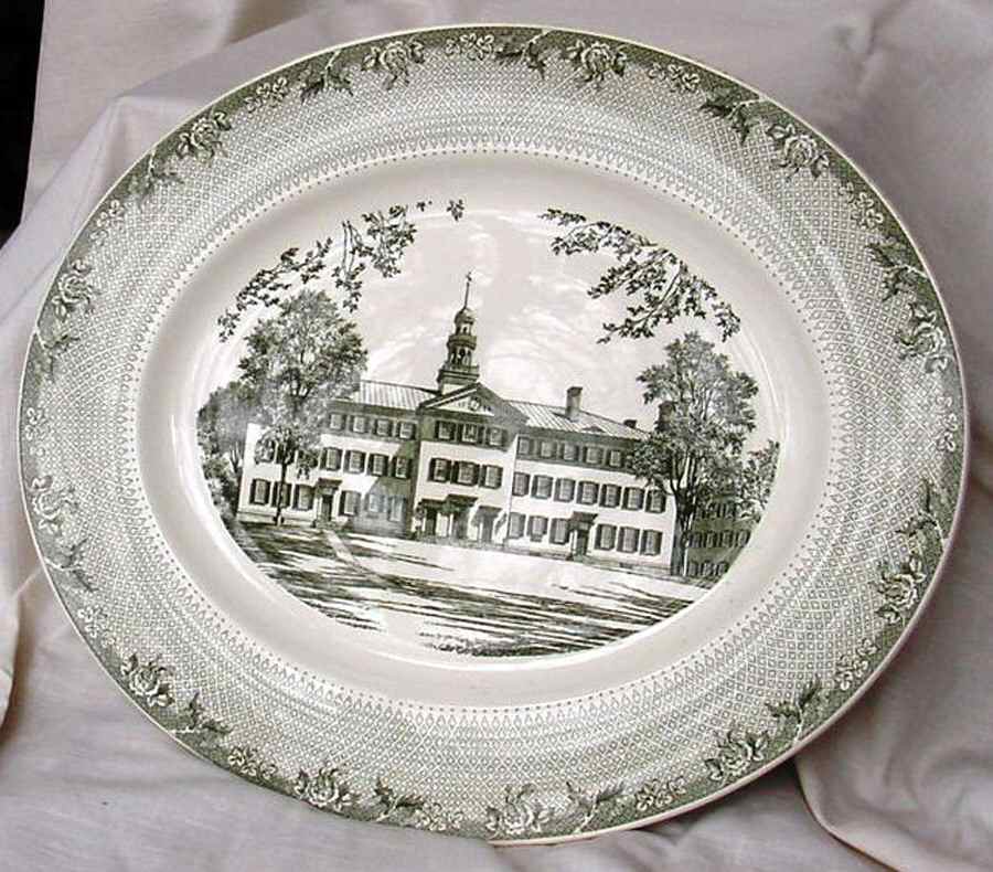 Dartmouth College Green (Smooth) 17" Oval Serving Platter by Wedgwood-1
