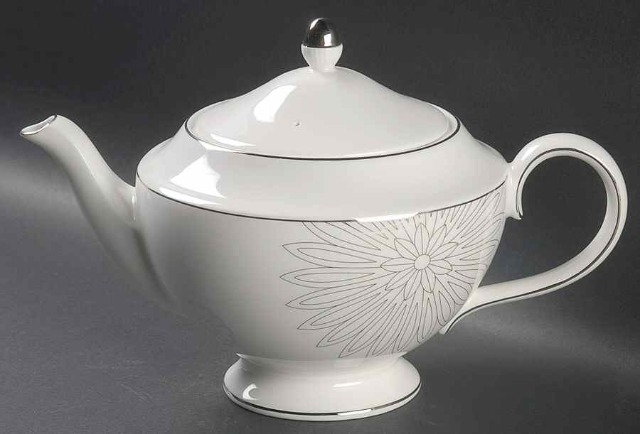 Modern Daisy Tea/Coffee Pot & Lid by Wedgwood-1