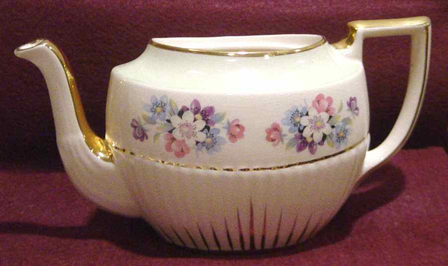 4742 Teapot No Lid by Arthur Wood-1