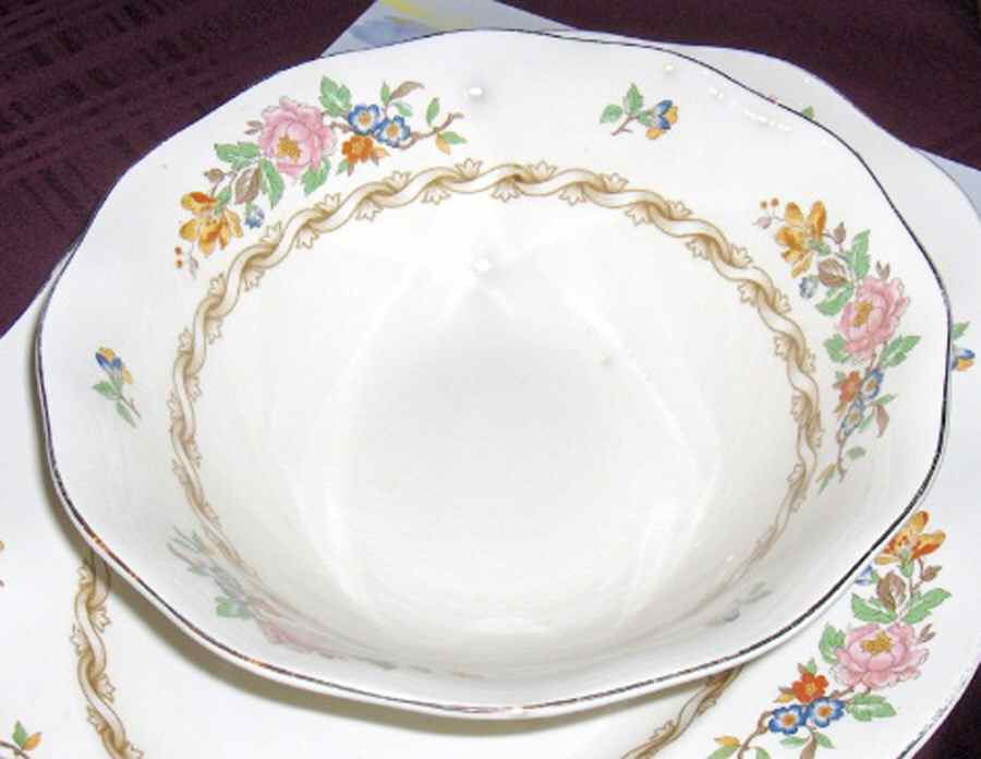 5092 9" Round Vegetable Bowl by Wedgwood-1