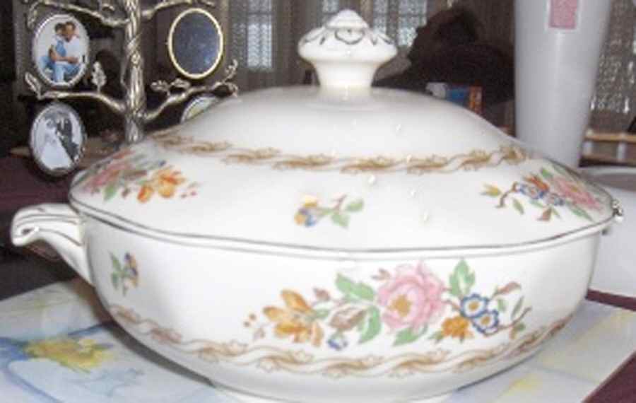 5092 Round Covered Vegetable by Wedgwood-1