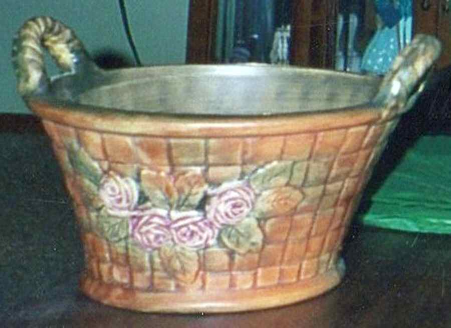 Flemish 7" Handled Basket by Weller-1