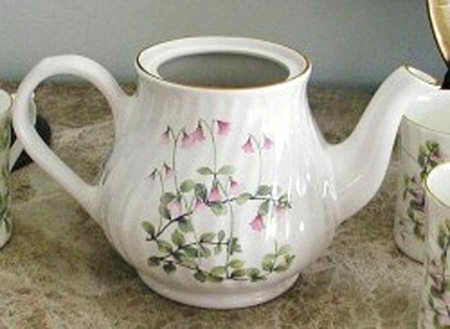 6726 Teapot No Lid by Arthur Wood-1