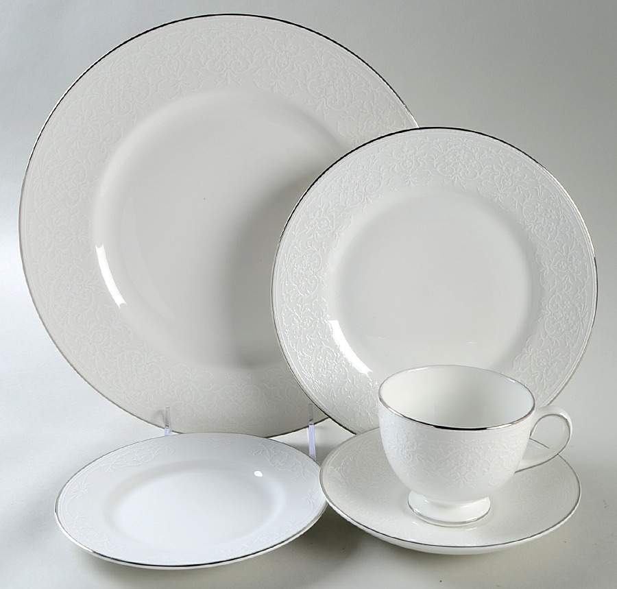 English Lace 5 Piece Place Setting by Wedgwood-1