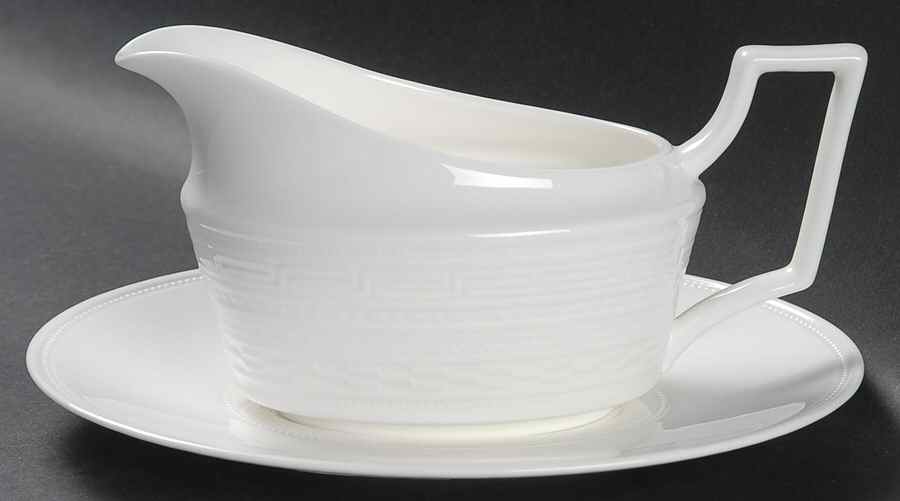 Intaglio Gravy Boat & Underplate by Wedgwood-1