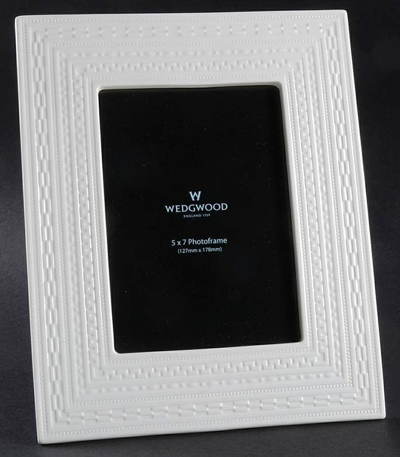 Intaglio Frame-Holds 5" X 7" by Wedgwood-1