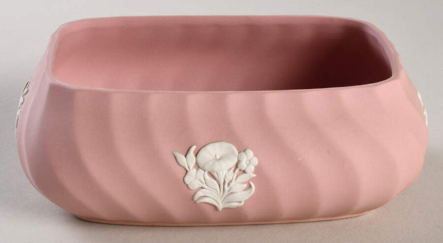 Cream Color on Pink Spiral Flute Rectangular Box, No Lid by Wedgwood-1
