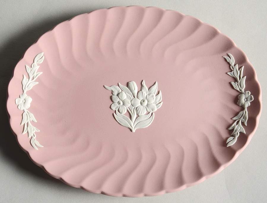 Cream Color on Pink Spiral Flute 7" Party Plate by Wedgwood-1