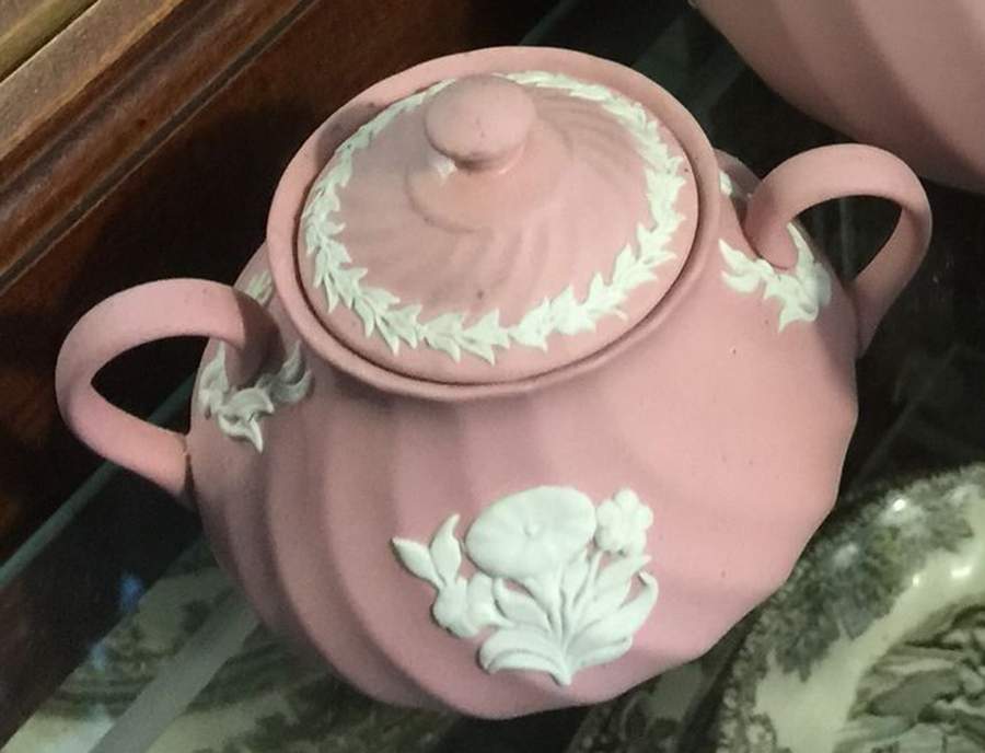 Cream Color on Pink Spiral Flute Sugar Bowl & Lid by Wedgwood-1