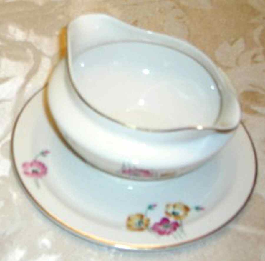 A9554 Gravy Boat with Attached Underplate by Warwick-1