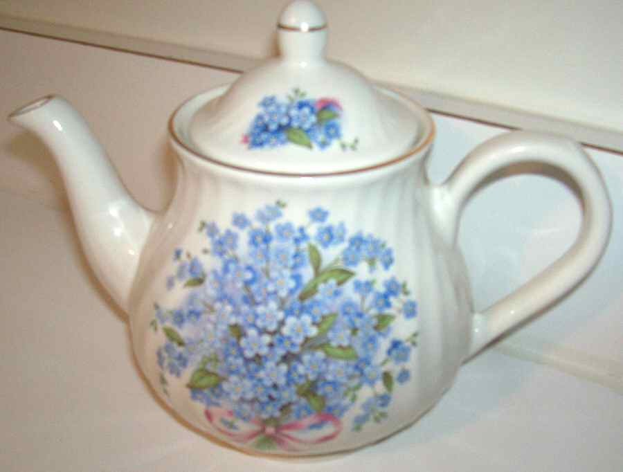 6438 Teapot & Lid by Arthur Wood-1