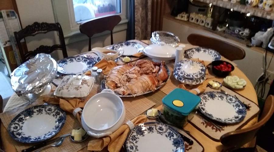 Raleigh Blue Dinner Plate by Wedgwood-1